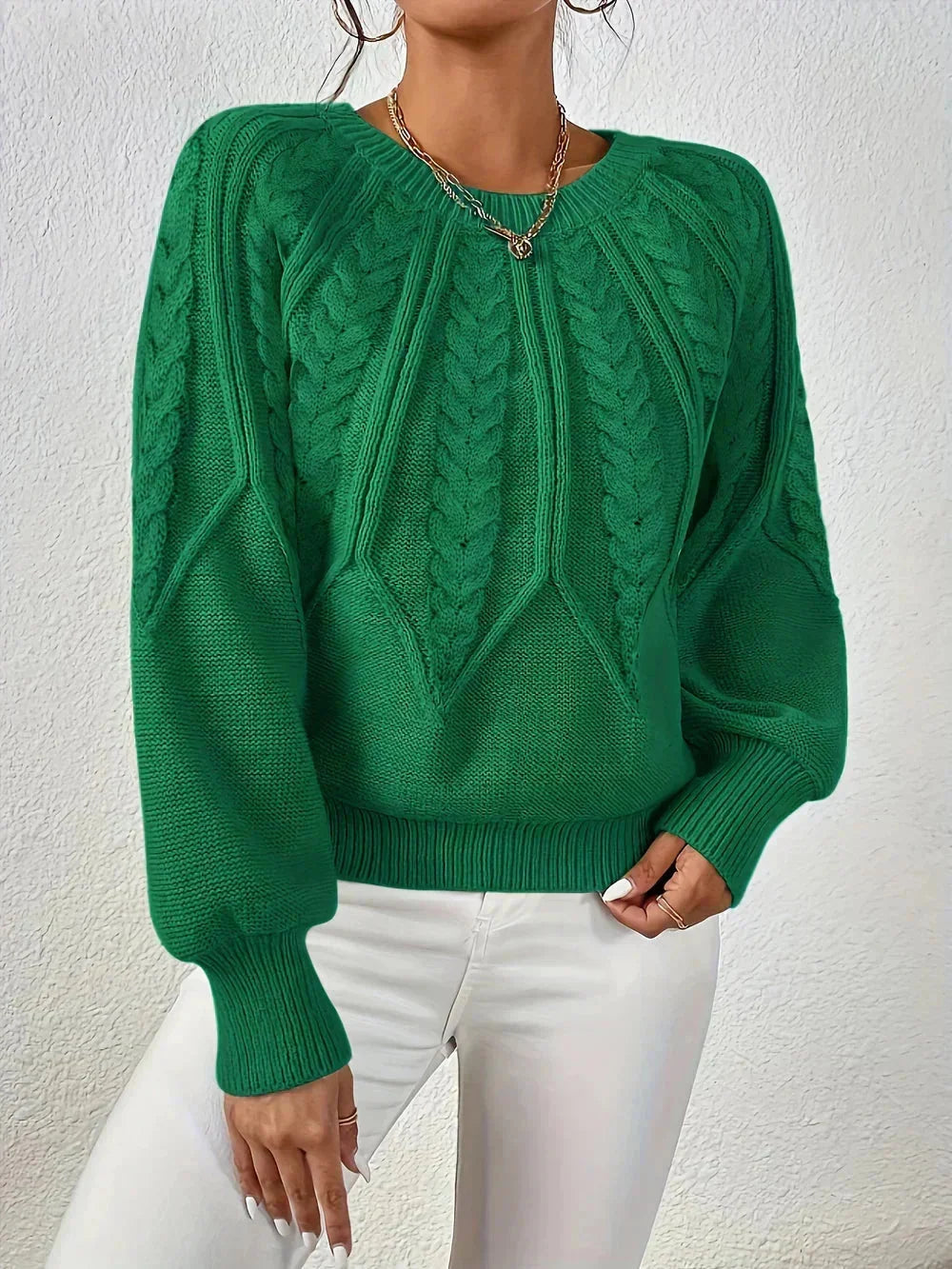 Caroline | Blød Kabelstrikket Sweater Med Lange Ærmer Til Efterår