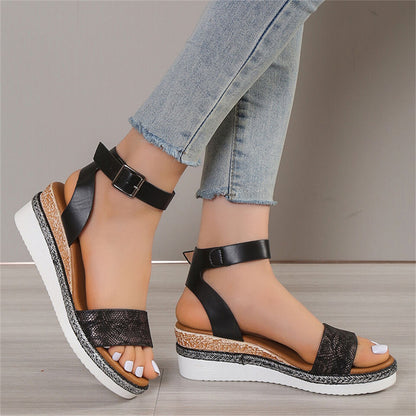 Sophia - Sandaler med justerbar ankelrem og slangeprint