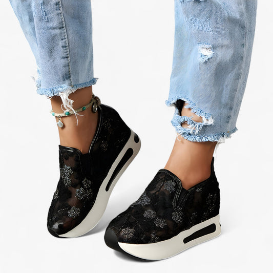 Amanda - Slip-on sneakers med kileformet sål &