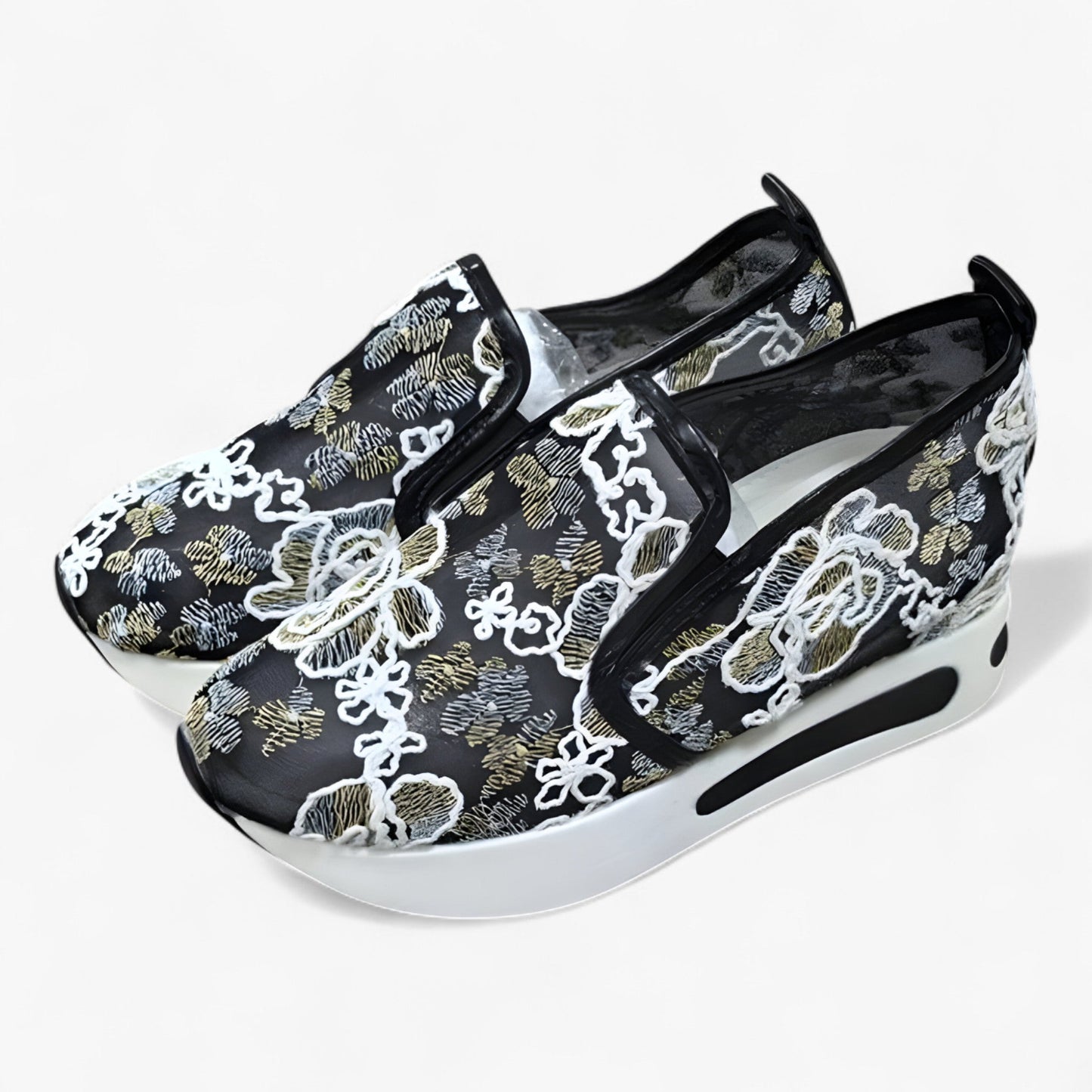 Amanda - Slip-on sneakers med kileformet sål &
