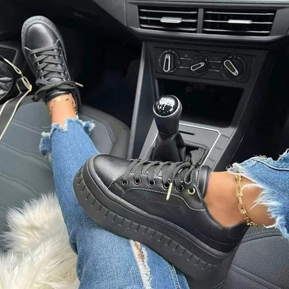 Ella - Stilfulde plateausneakers med let sål og klassisk